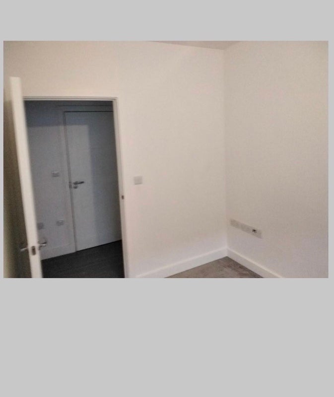 Flat Homesdale Road in Greater London