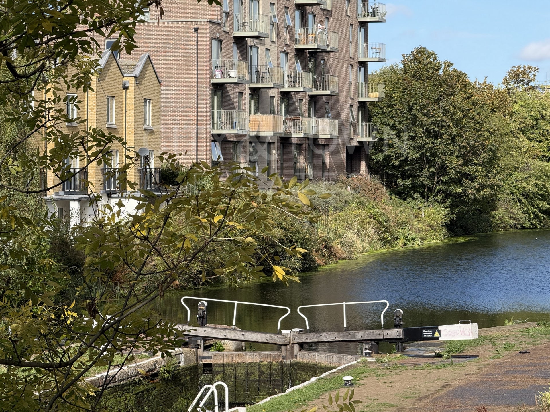 Flat Copperfield Road in Greater London