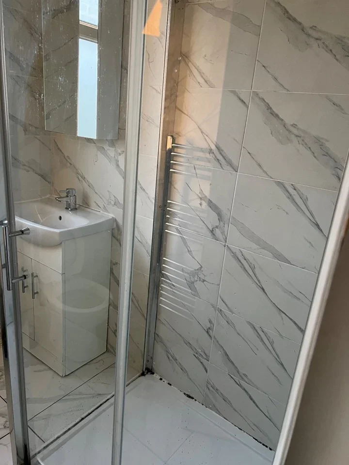 House Lodge Road in Greater London