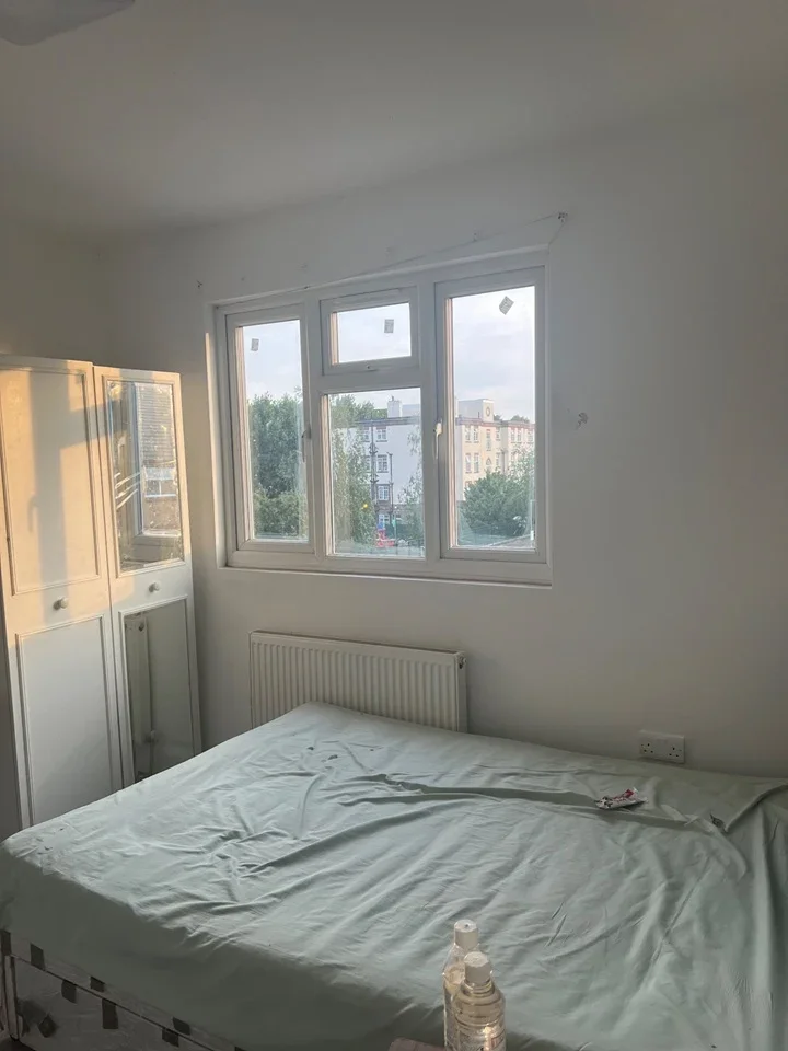 House Lodge Road in Greater London