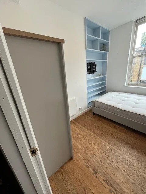 Room Theobalds Road in Greater London