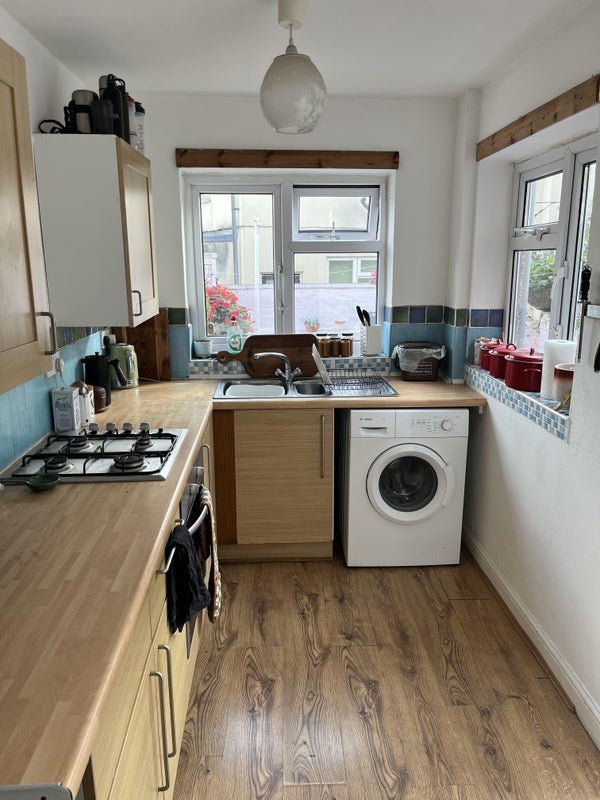 Room Whitehall Road in Bristol