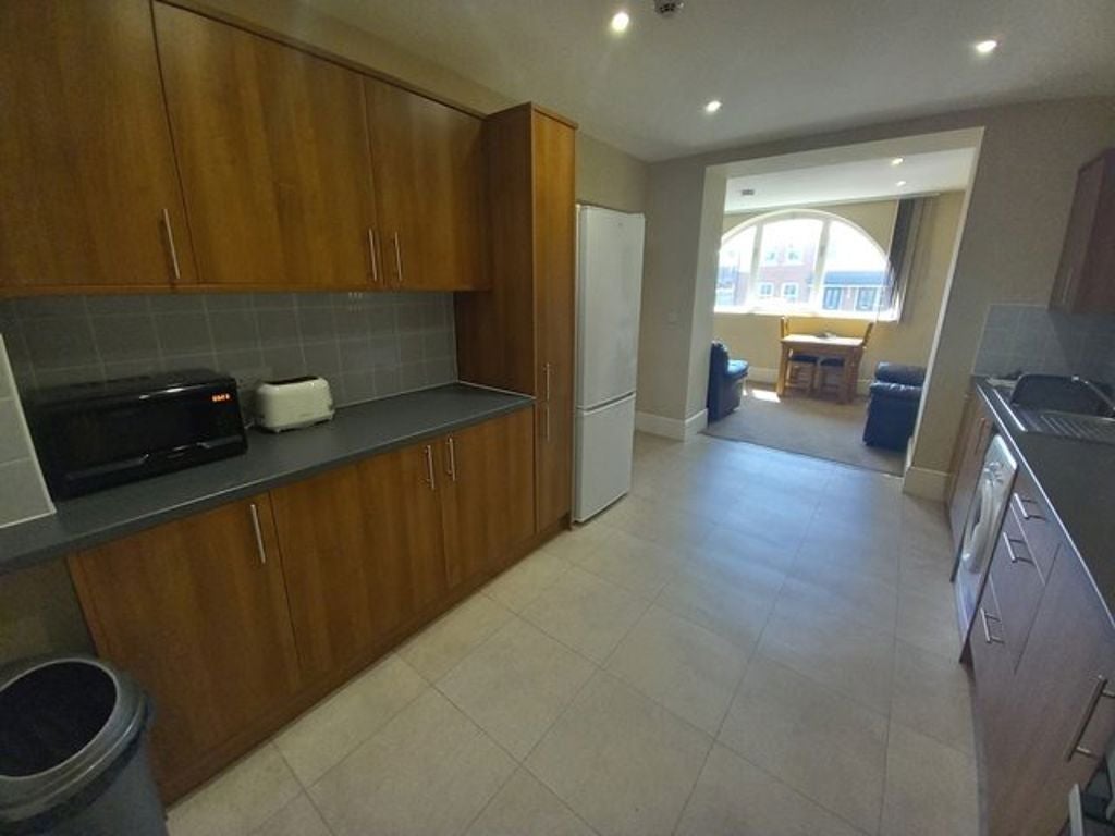 Flat Victoria Road in Barrow-in-Furness
