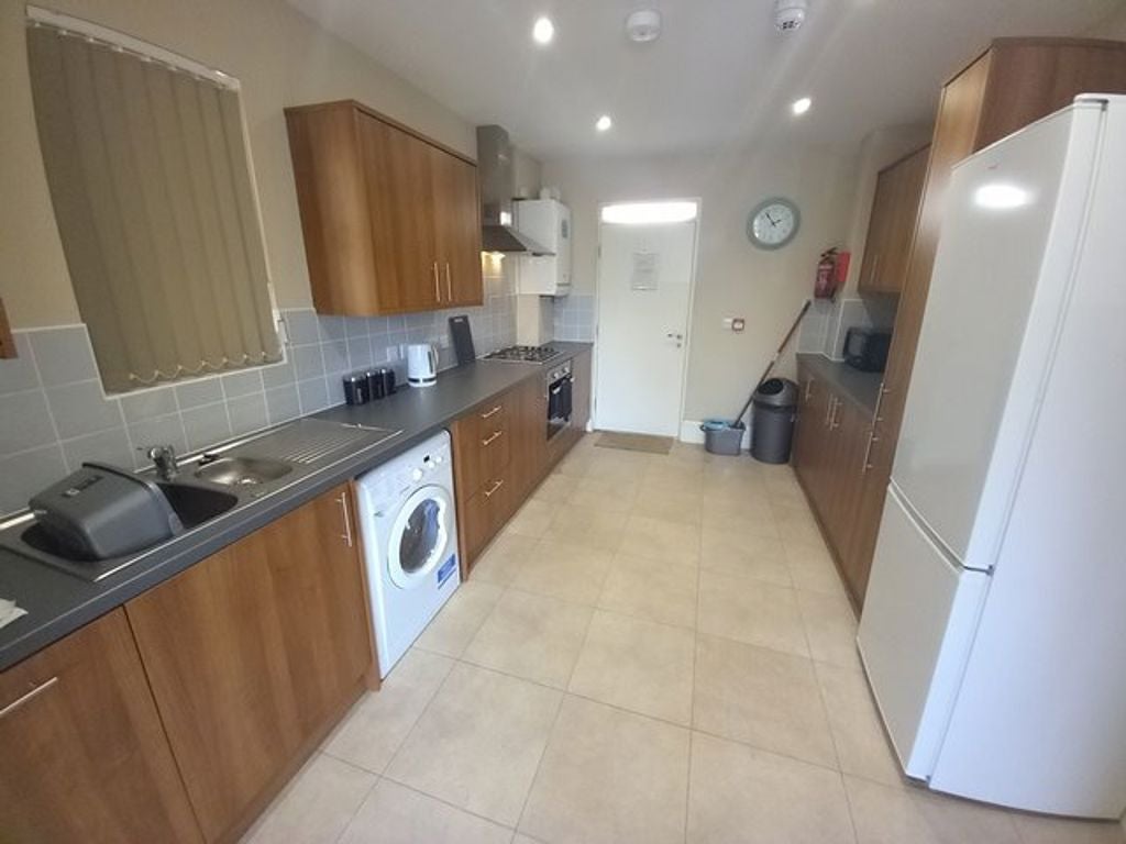 Flat Victoria Road in Barrow-in-Furness