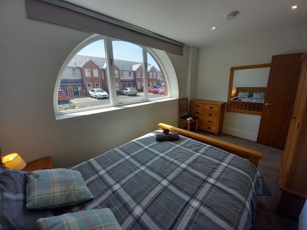 Flat Victoria Road in Barrow-in-Furness