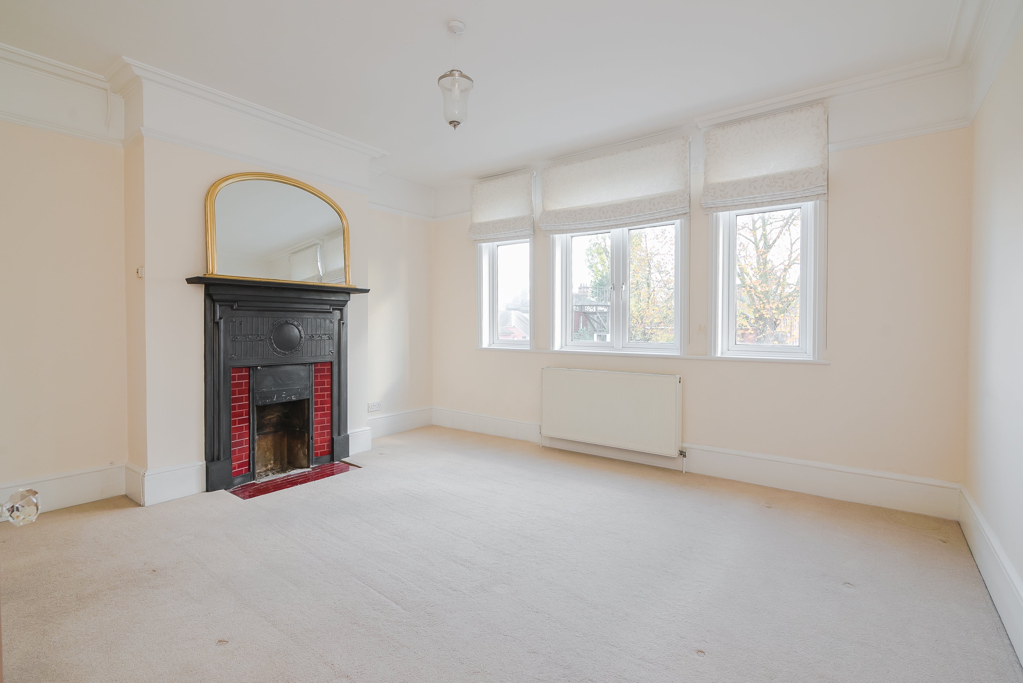 Flat Ashleigh Road in Greater London