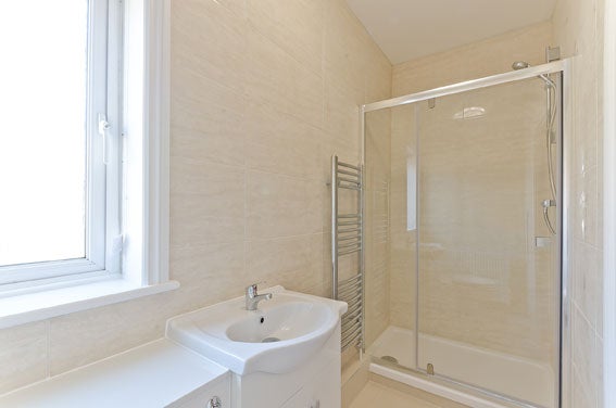 Flat Ashleigh Road in Greater London
