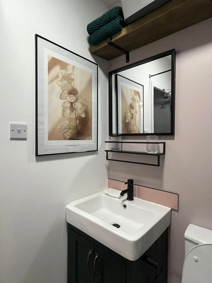 Room Middlesex Street in Greater London
