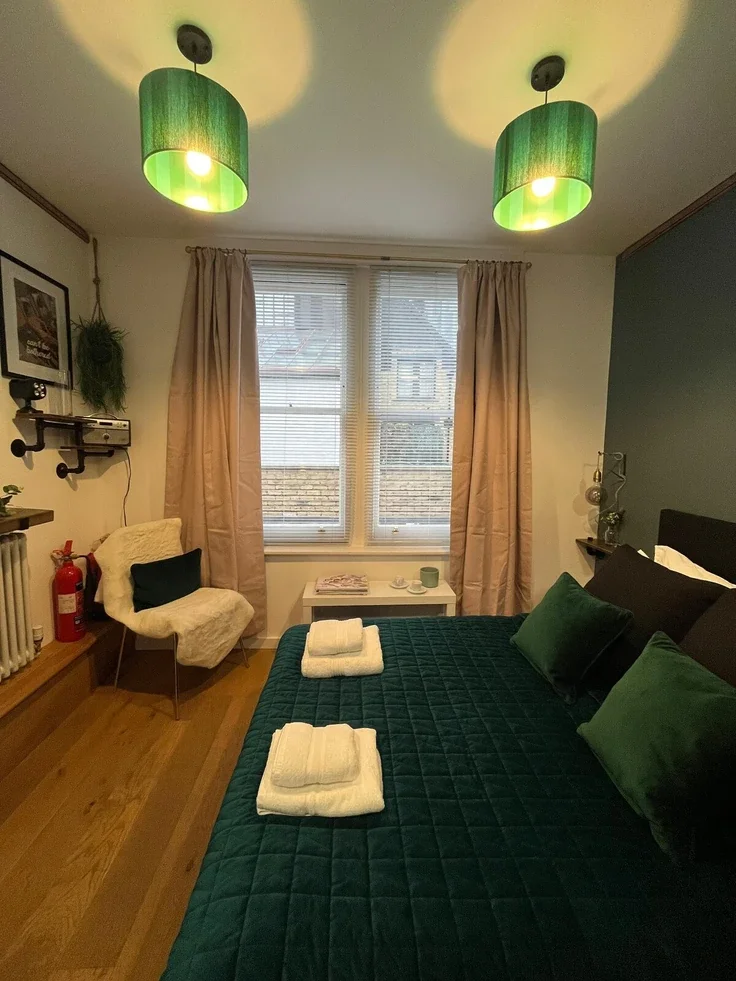 Room Middlesex Street in Greater London
