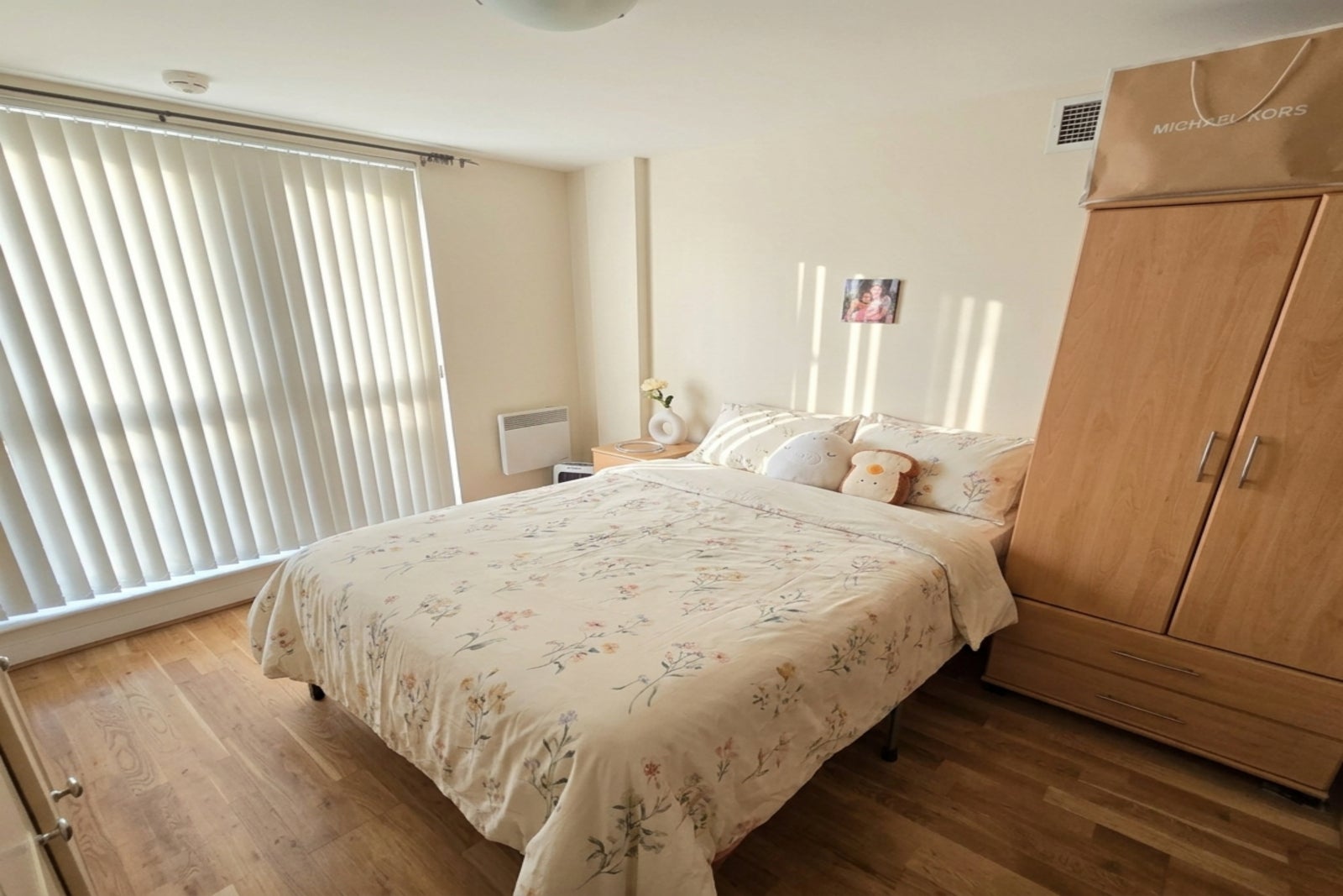 Flat Lyon Road in Greater London