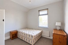Room Boscombe Road in Southend-on-Sea