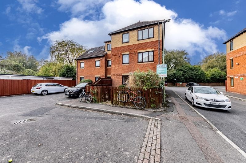 Flat John Towle Close in Oxford
