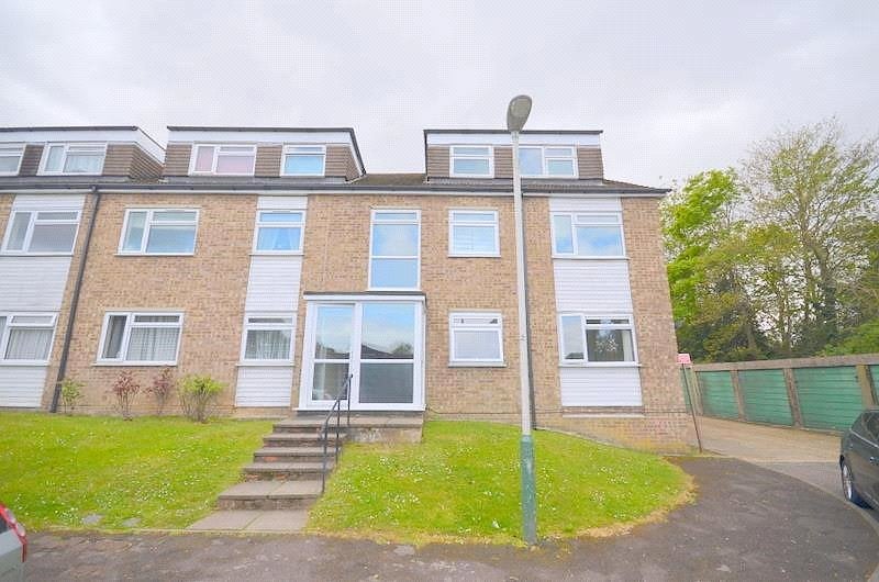 Flat Royle Close in Greater London
