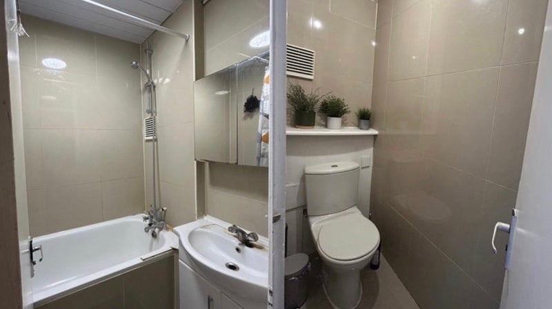 Room Peerless Street in Greater London