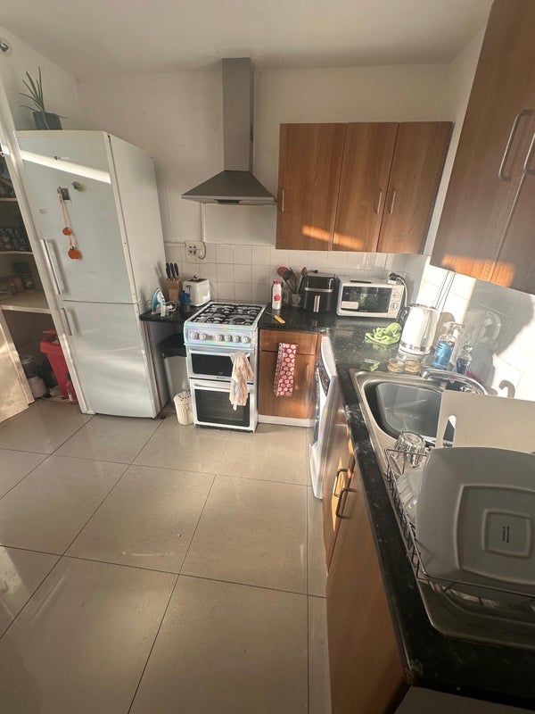 Room Peerless Street in Greater London