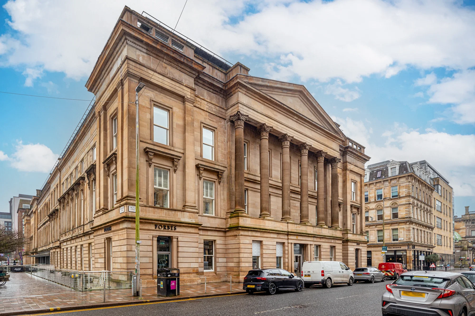 Flat Ingram Street in Glasgow