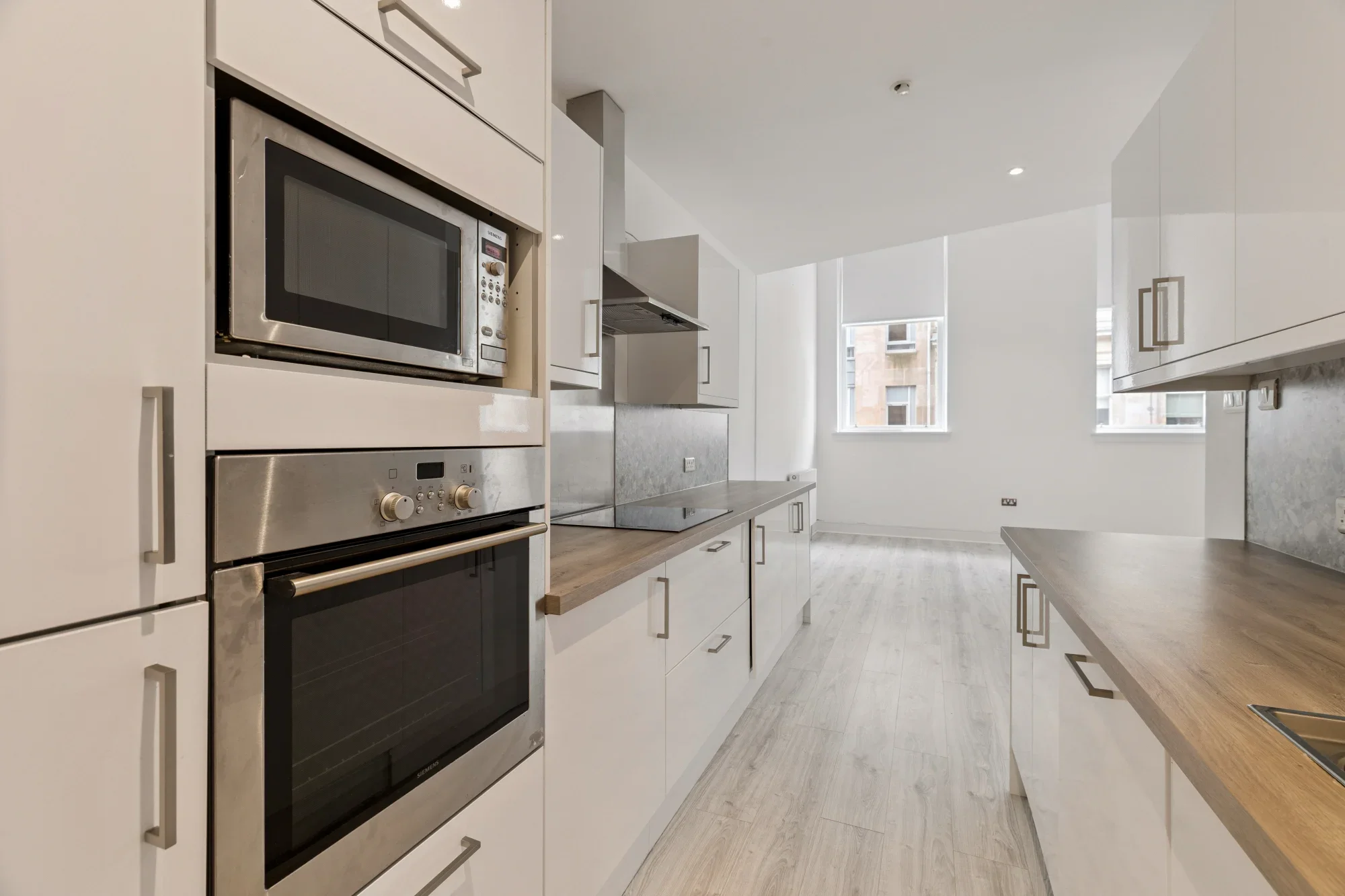 Flat Ingram Street in Glasgow