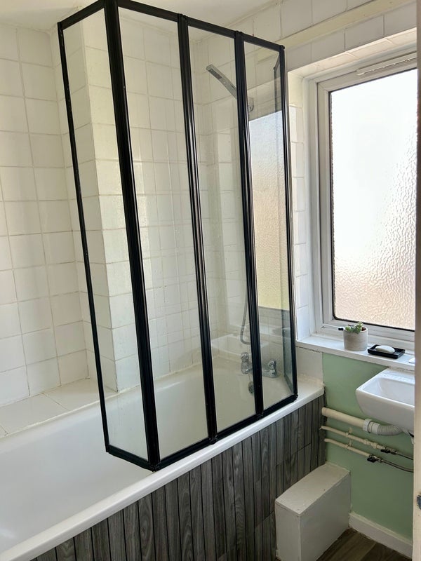 Room Somerleyton Road in Greater London