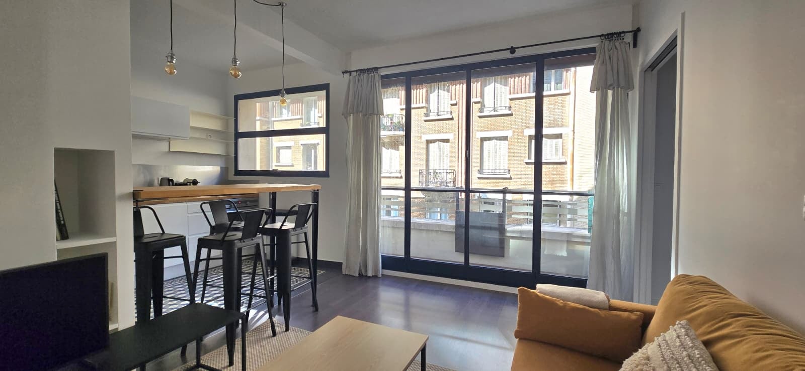 Appartement Square Emmanuel Chabrier à Paris