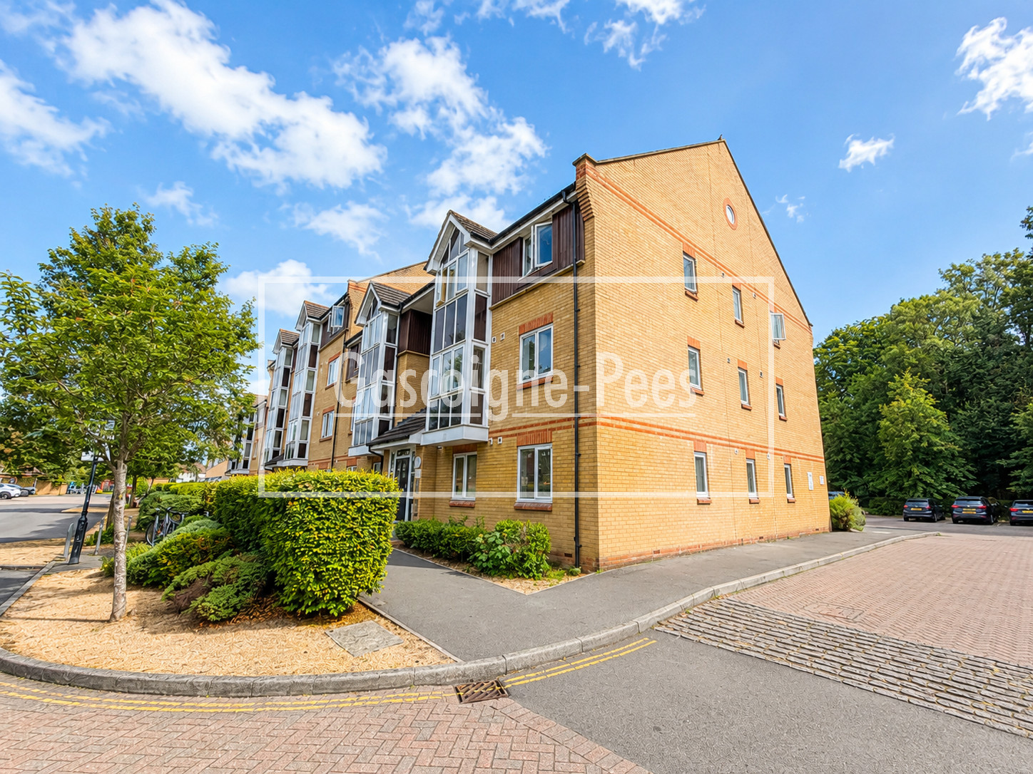 Flat Station View in Guildford