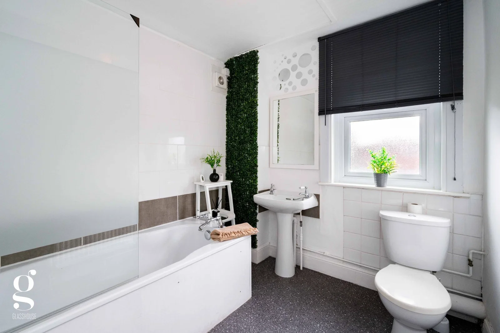 Room Whitecross Road in Hereford