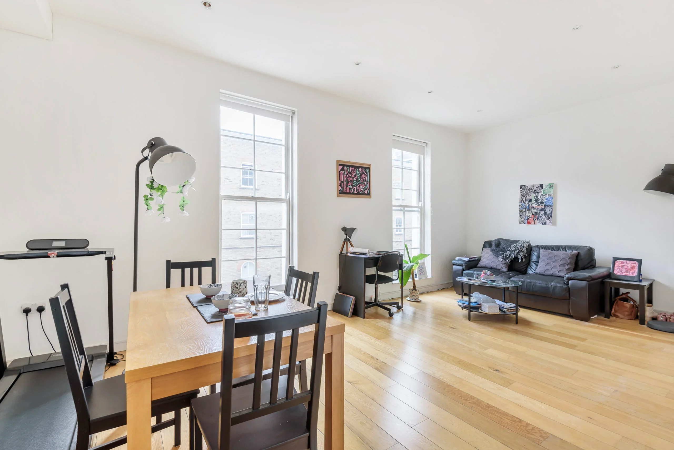 Flat Cavell Street in Greater London