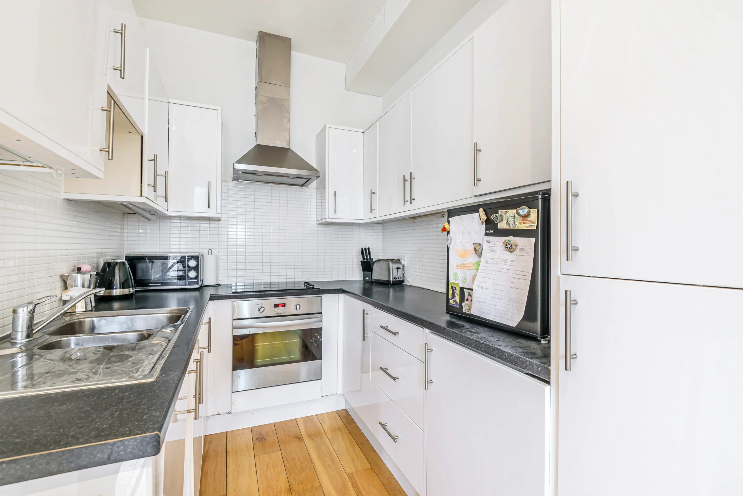 Flat Cavell Street in Greater London