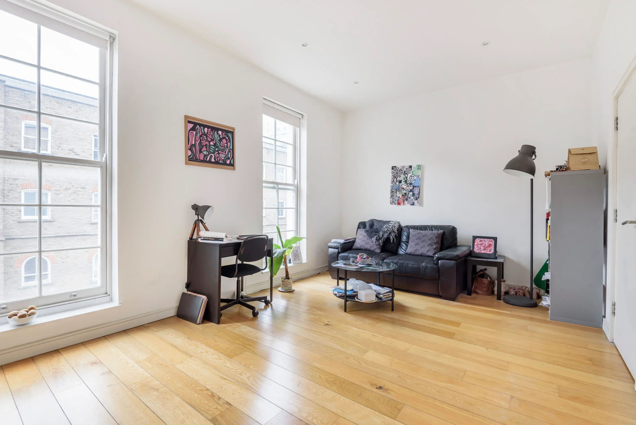 Flat Cavell Street in Greater London