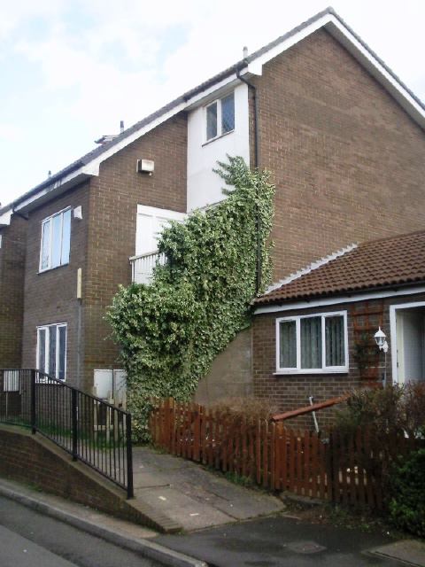 Room Shawfield Close in Madeley