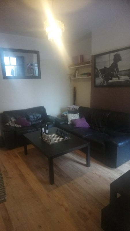 Room Wells House Road in Greater London