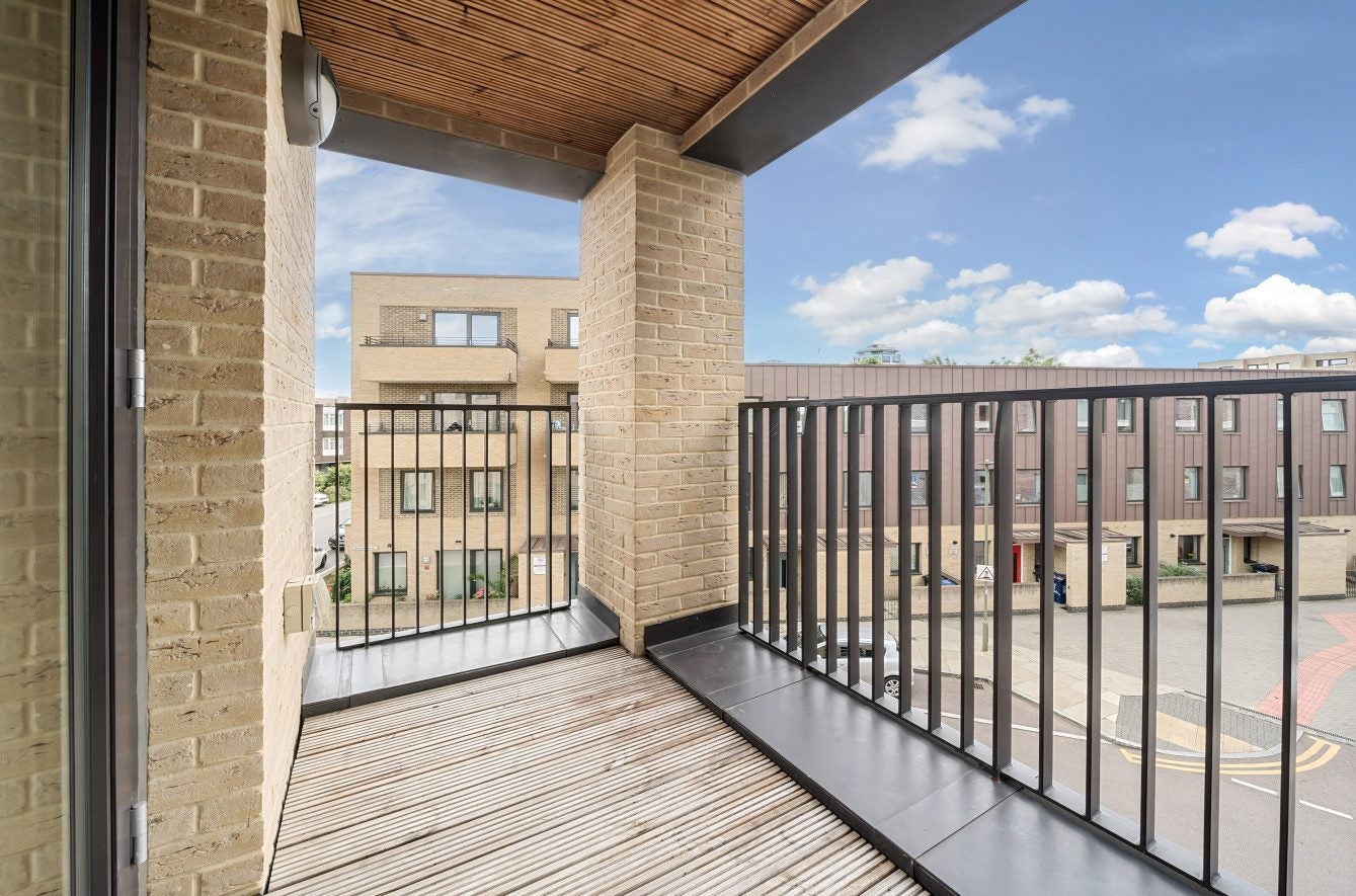 Flat Percival Avenue in Greater London