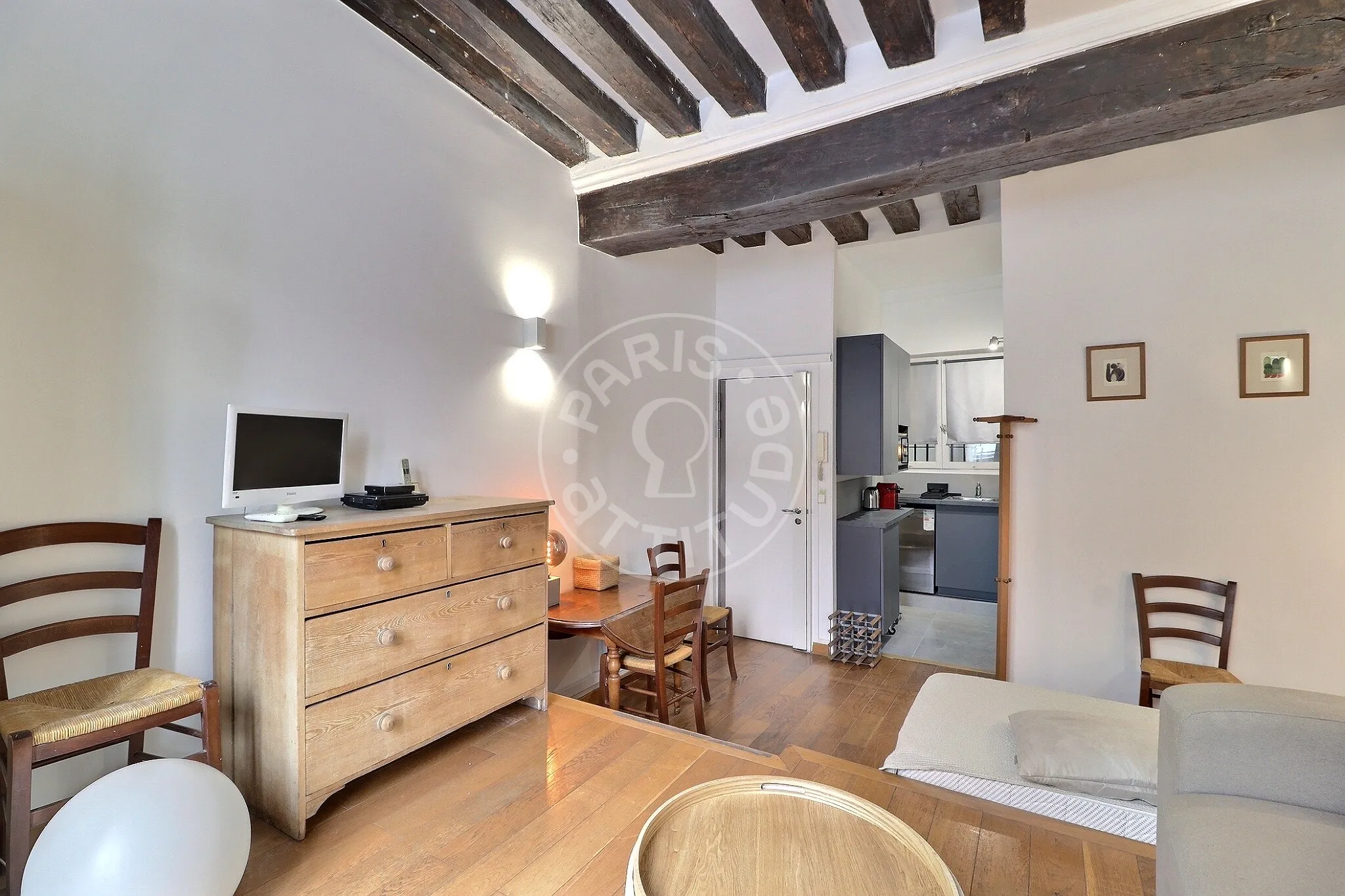 Appartement Rue de Moussy à Paris