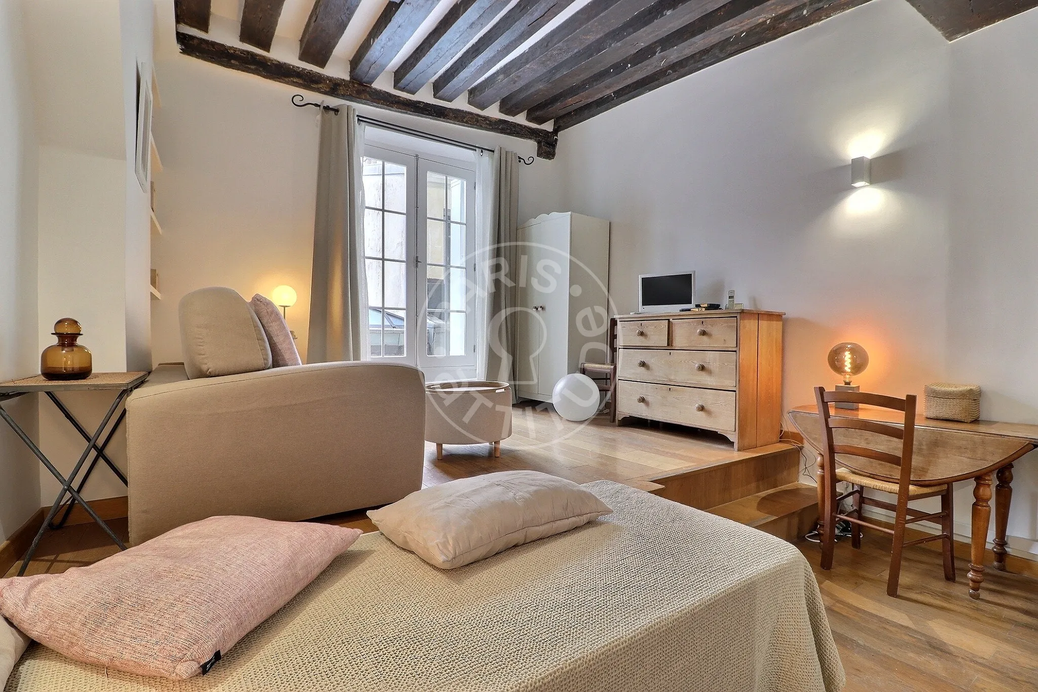 Appartement Rue de Moussy à Paris