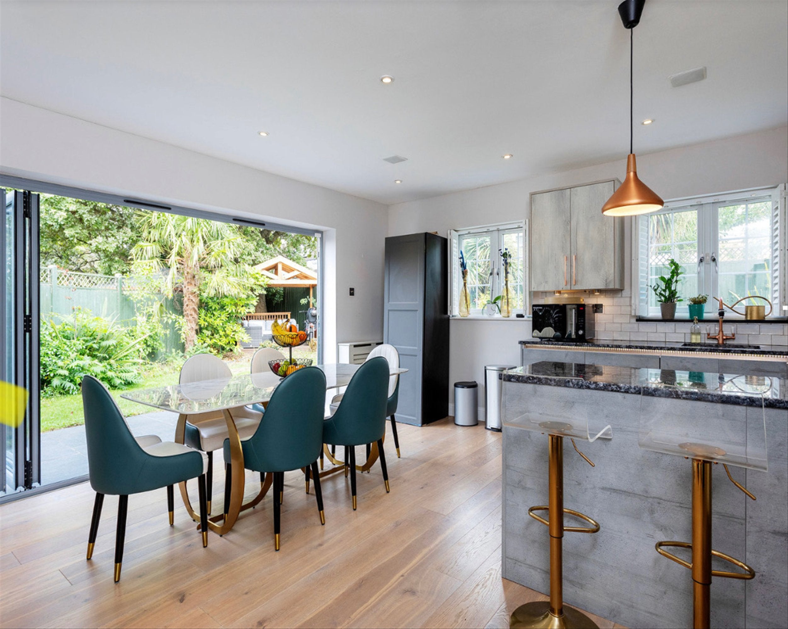 House Lowfield Road in Greater London