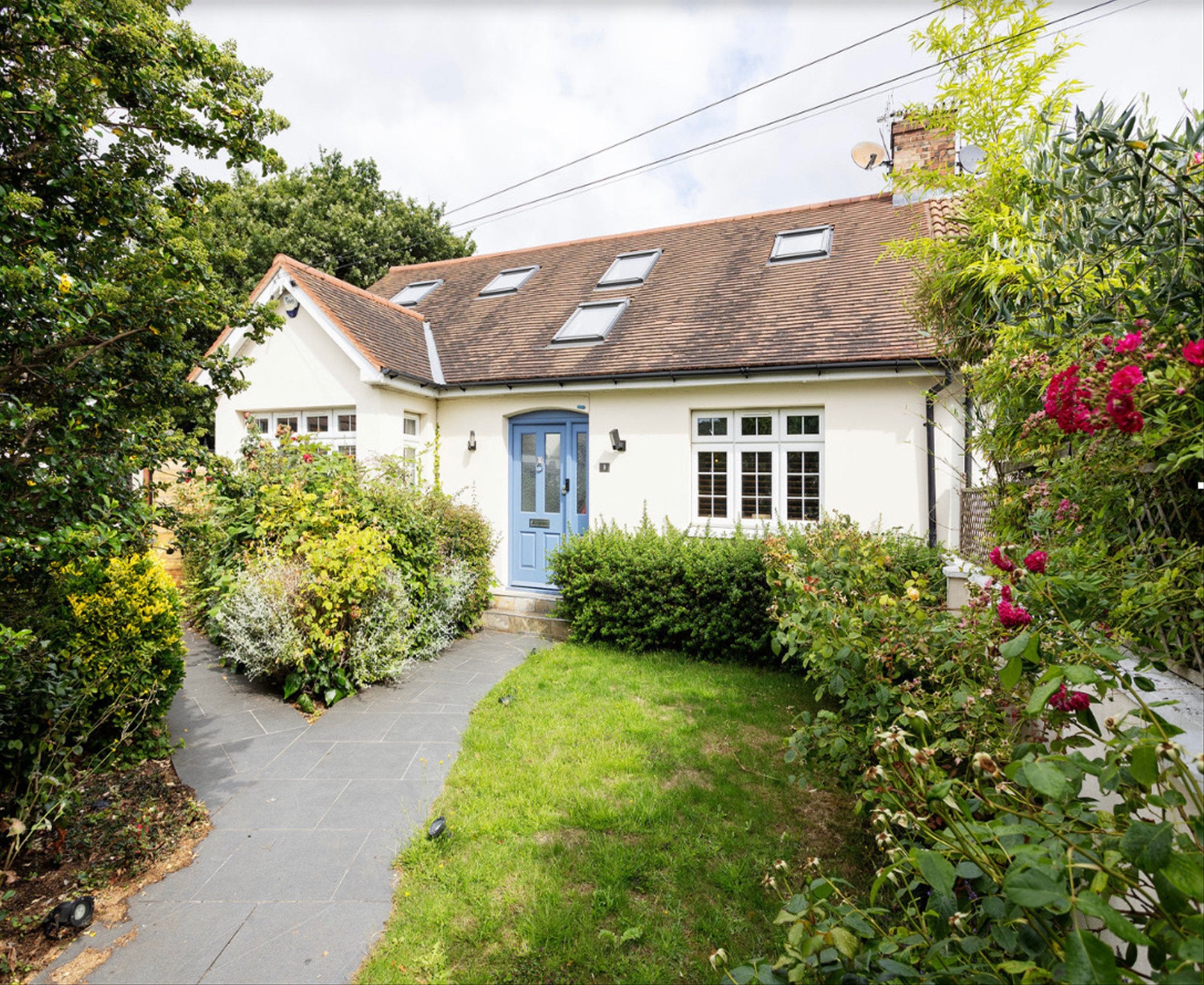 House Lowfield Road in Greater London