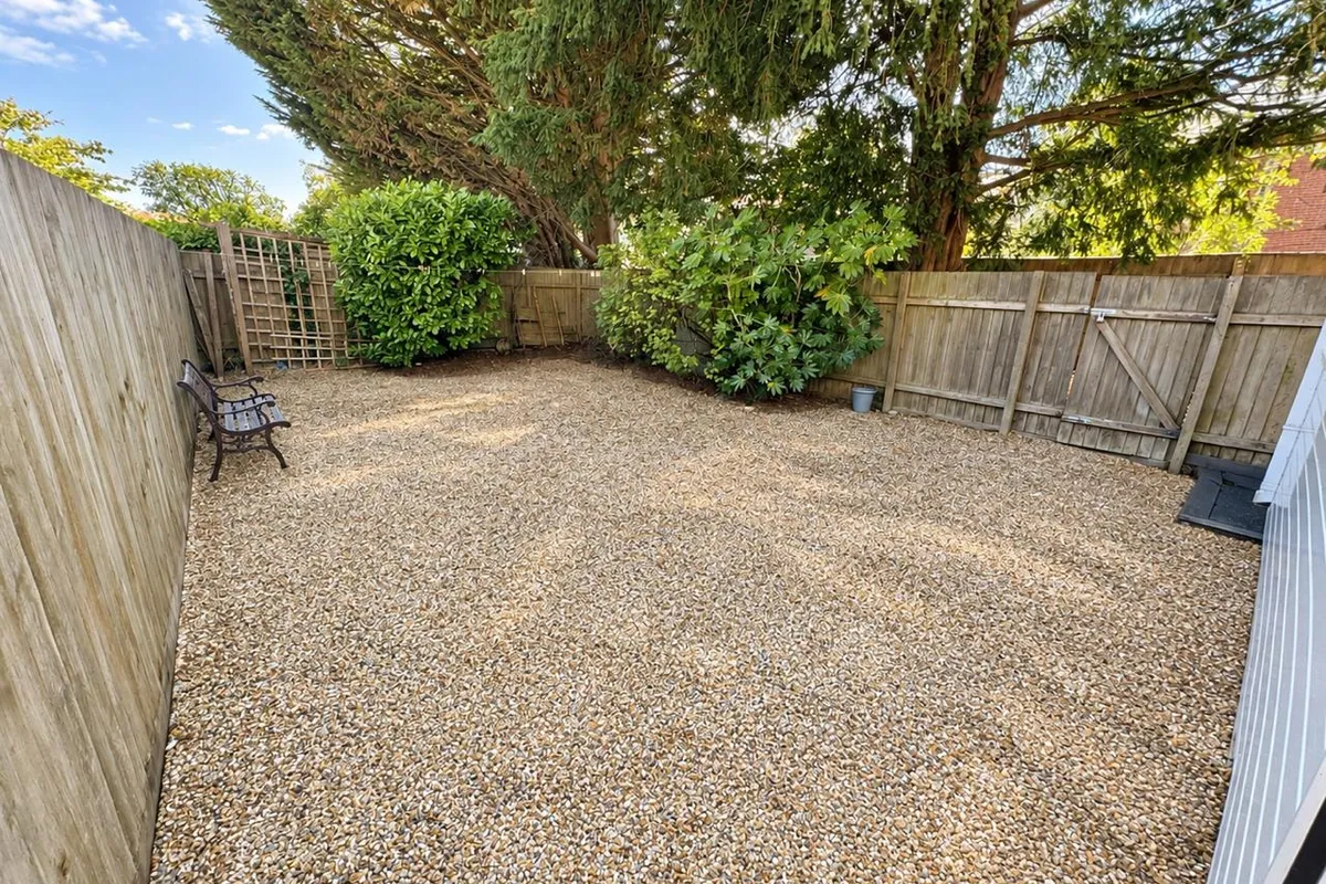 Flat Beechey Road in Bournemouth