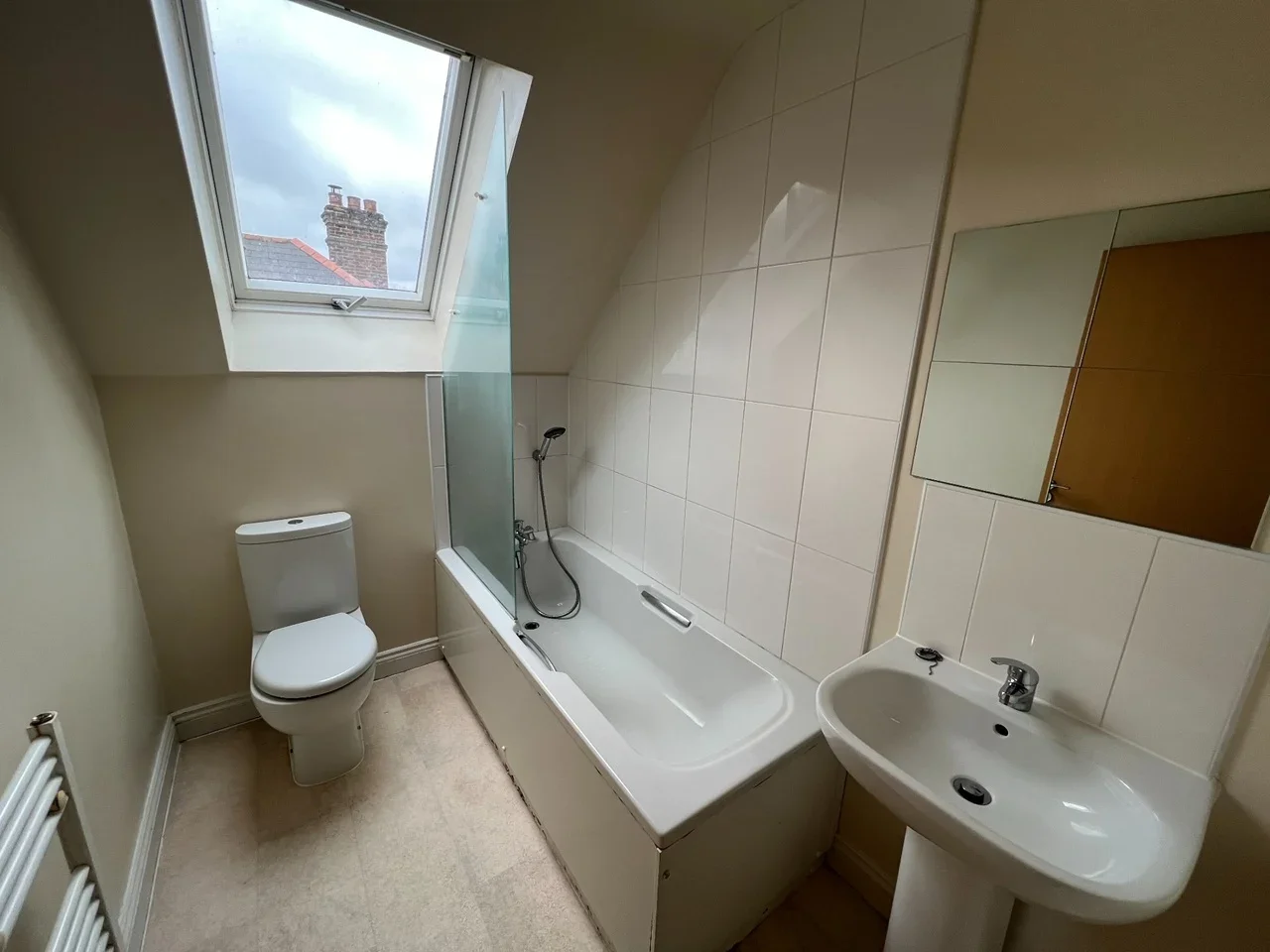 Flat Iddesleigh Road in Bournemouth