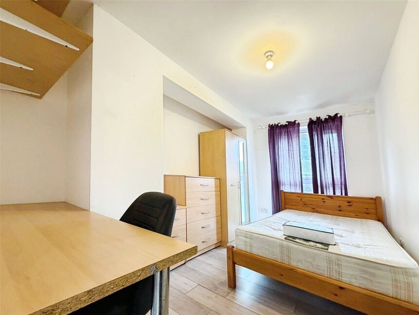 Room Ulcombe Gardens in Canterbury
