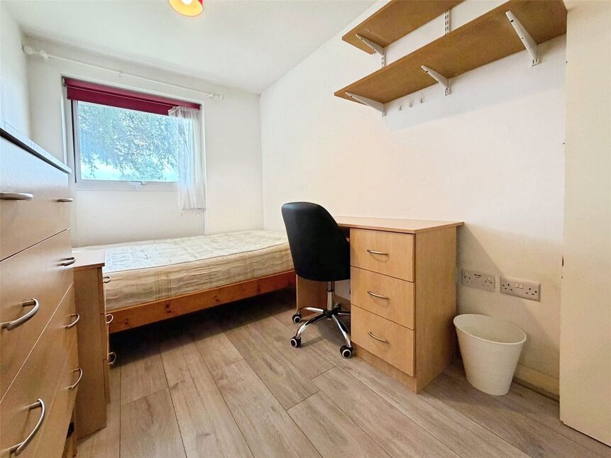 Room Ulcombe Gardens in Canterbury