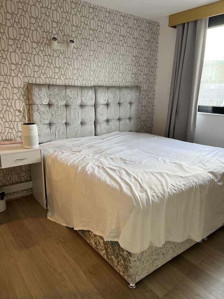 Flat Point W Access Road in Greater London