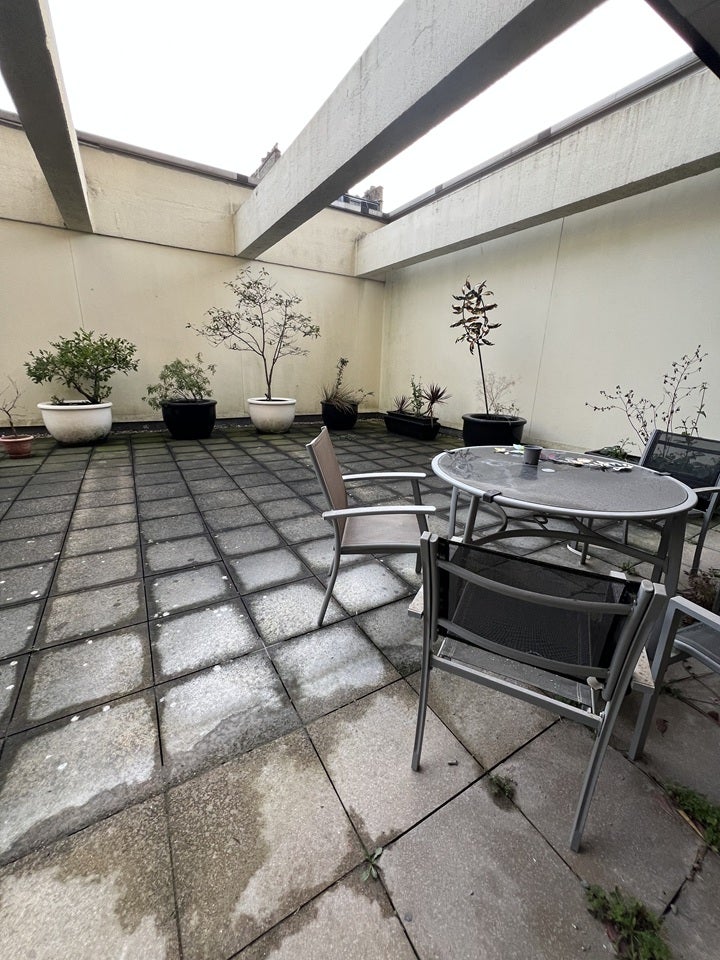 Flat Point W Access Road in Greater London
