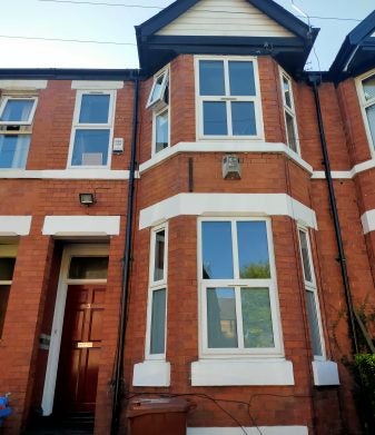 Flat Lausanne Road in Manchester