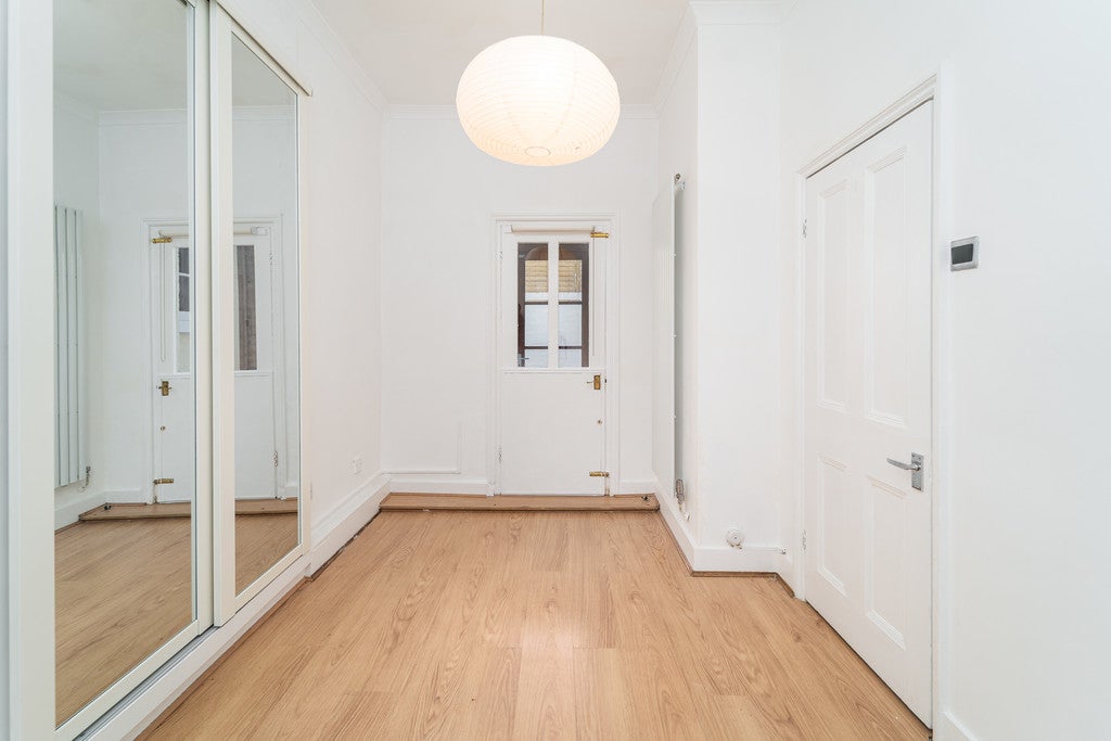 Flat Cranley Gardens in Greater London