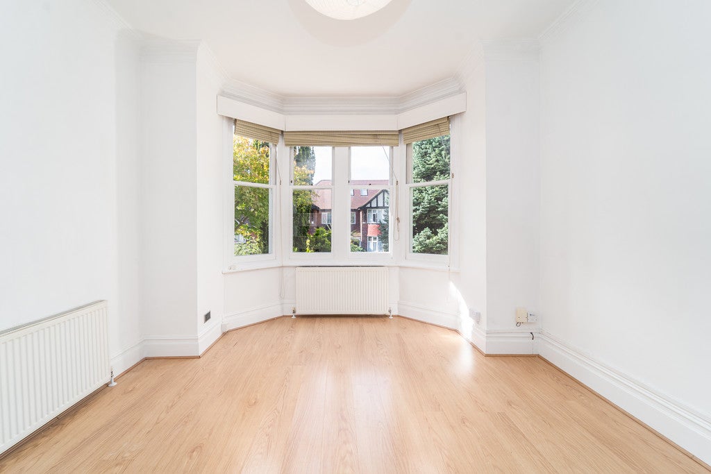 Flat Cranley Gardens in Greater London