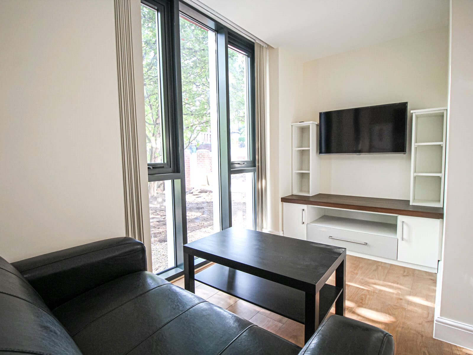 Flat Clarendon Road in Leeds
