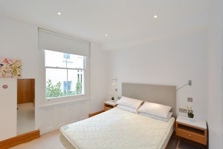 Flat Willoughby Street in Greater London