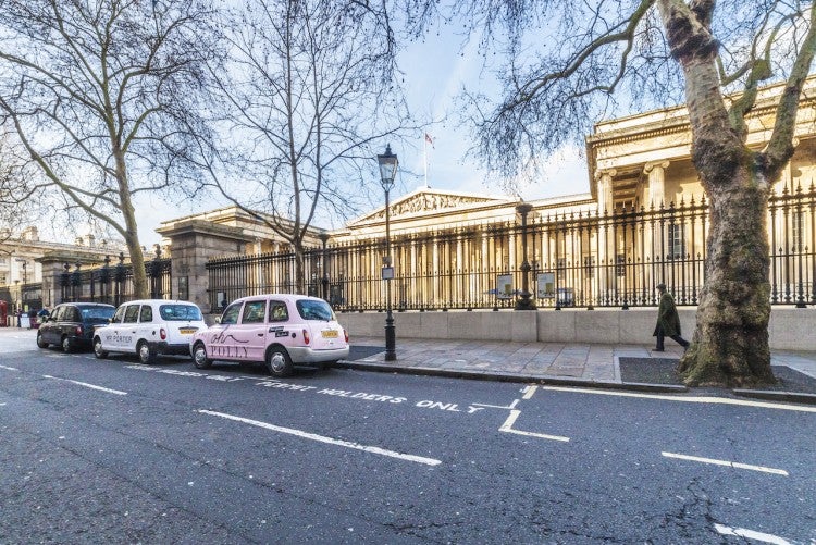 Flat Willoughby Street in Greater London