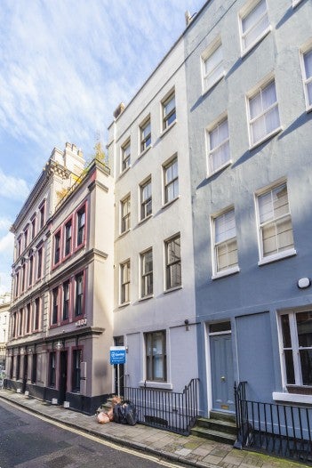 Flat Willoughby Street in Greater London