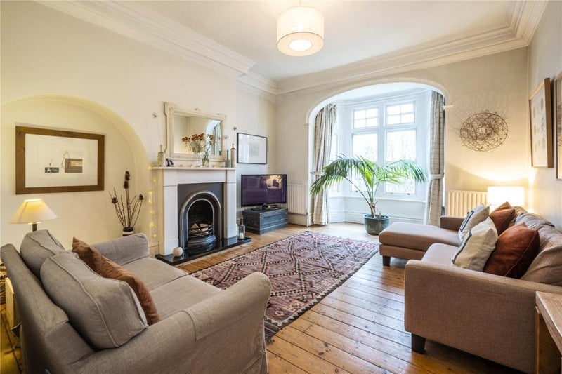 Flat Friern Barnet Lane in Greater London