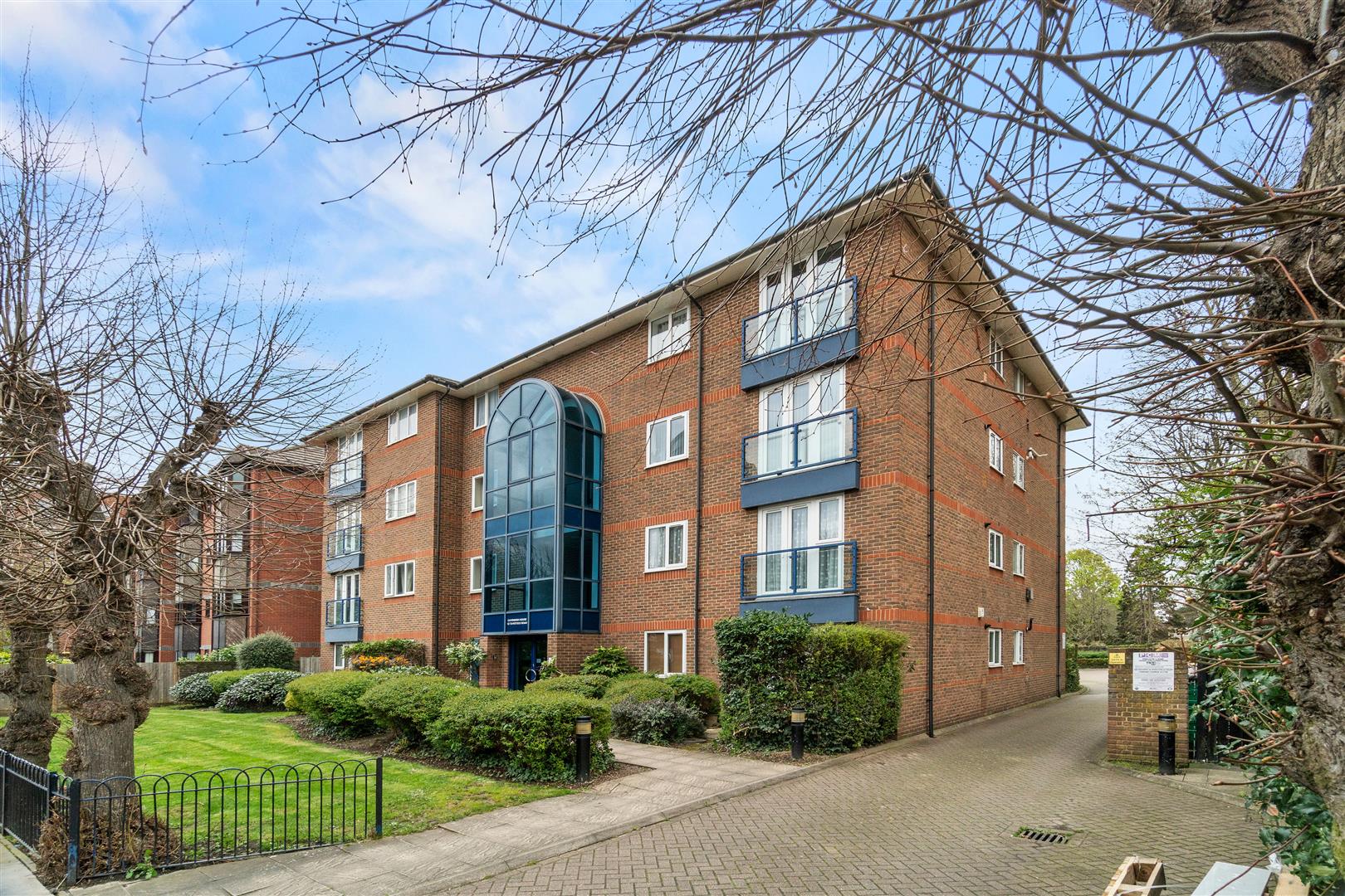 Flat Tavistock Road in Greater London